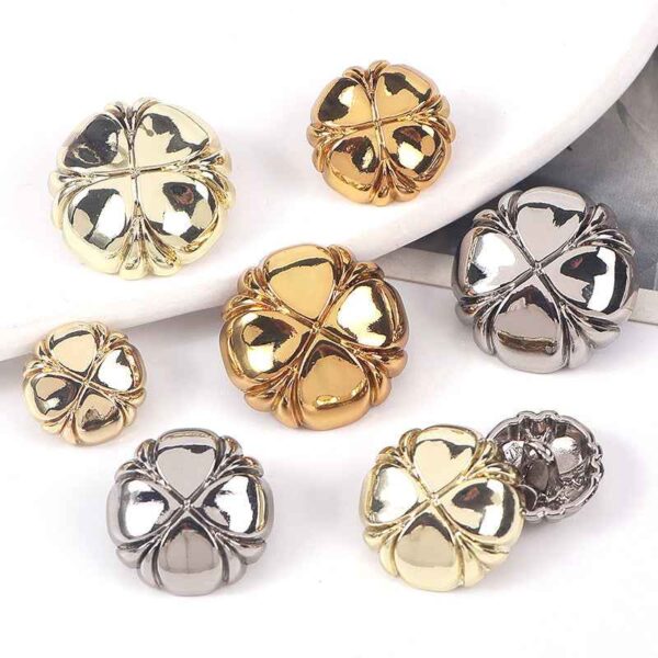 24L/28L/32L/36L Domed Clover-Shaped Metal Shank Buttons 30 Pack