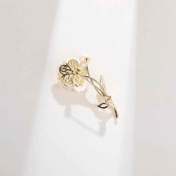 Natural Shell Camellia Gold White Pearl Zircon Copper Alloy Brooch Pin