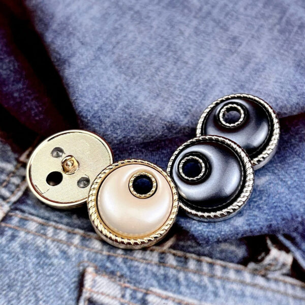Hollow Crescent Moon Dual-Tone Metal Shank Button 20pcs - Image 2