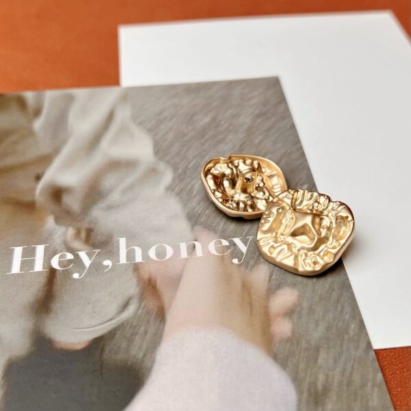 Alloy Irregular Quadrilateral Buttons with Raised Surface 20pcs - Image 2