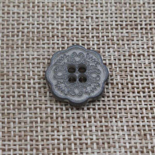 Vintage Floral 4 Holes Alloy Buttons for Clothing and Knitwear 315pcs - Image 3