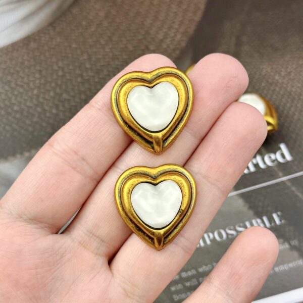 25mm Antique Bronze Wavy Bead Heart Metal Shank Button 12pcs - Image 2