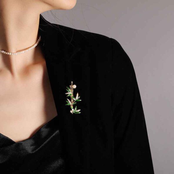 Gold & Silver Bamboo Pearl Brooch – Elegant Coat Accessory Pin