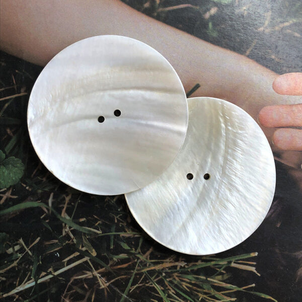 30-60mm Extra Large White Shell Round Two-Hole Buttons 10pcs - Image 4