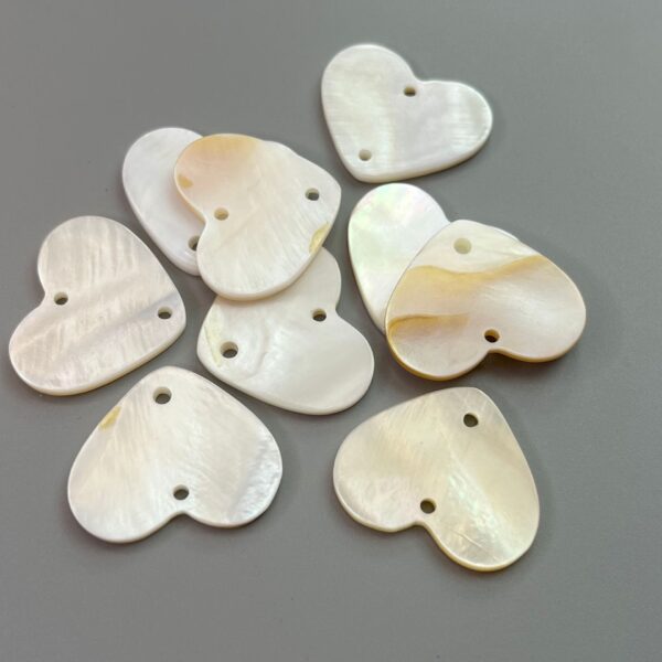 10/18/22mm Pure White Heart Shaped Shell Buttons 30 Pack - Image 2