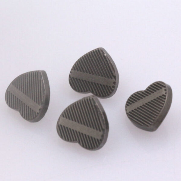 10mm Vintage Gold and Nickel Heart Shaped Metal Shank Buttons 100 Pack - Image 3