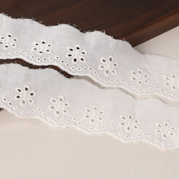 45/70mm Cotton Lace Trim with Embroidered Holes 20 Yards - Image 3