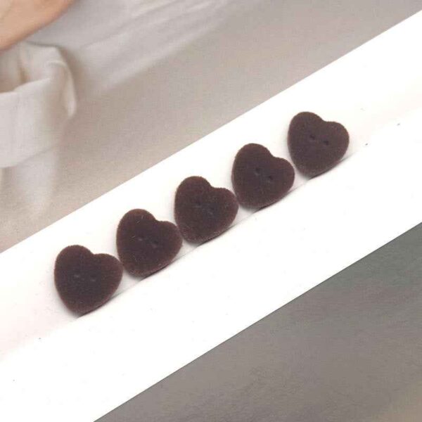 24L/28L Heart-Shaped 2-Hole Velvet Resin Buttons for Cardigans 55 Pack