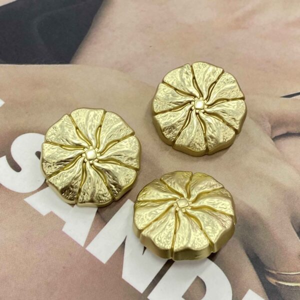 15-23mm White Nickel Flower Metal Shank Buttons for Coats 20pcs
