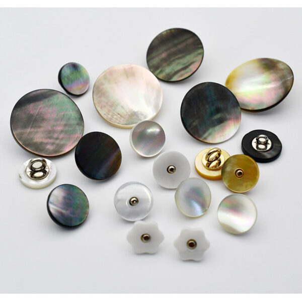 Natural Shell Round Buttons with Metal Shank for Sweaters Bags 90 Pack - Image 2