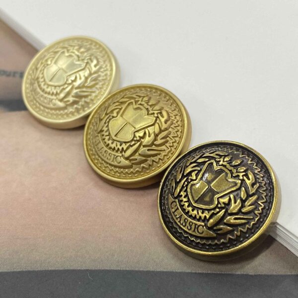 15-23mm Retro Gold Round Peace Shield Metal Shank Buttons 20pcs