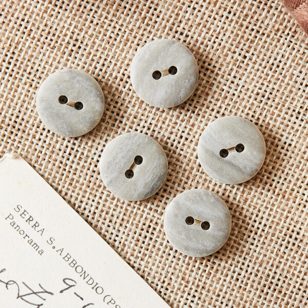 24L/32L Round Two-Hole Eco-Resin Buttons - Image 9