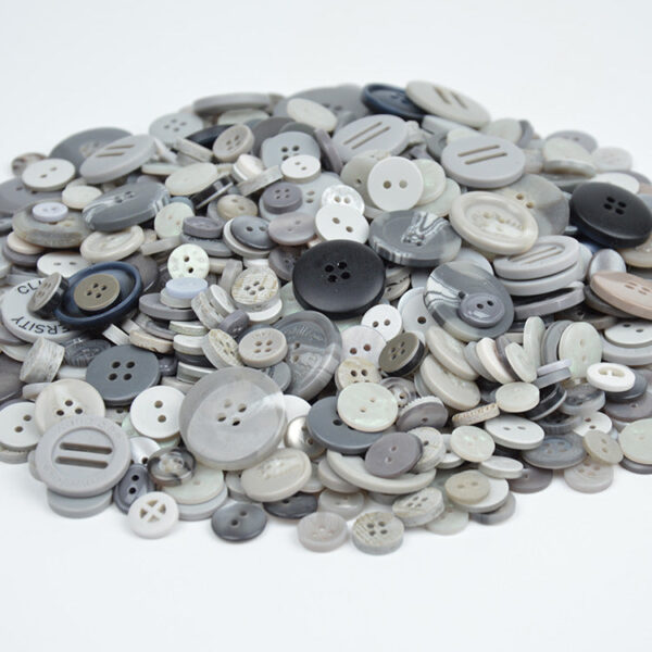 400-600 Piece Colorful Resin DIY Craft Button Set - Image 9