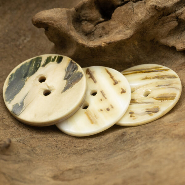 11.5/18/25mm Classic Flat Two-Hole Natural River Shell Buttons 10pcs - Image 3