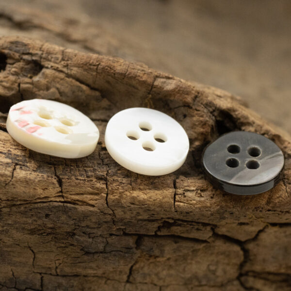11.5mm Wide-Edged Off-White Iridescent Black Shell Buttons 6pcs - Image 2