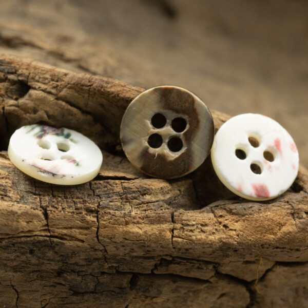 11.5mm Ink-Blended Natural Shell Buttons for Vintage Floral Blouses 5pcs - Image 2