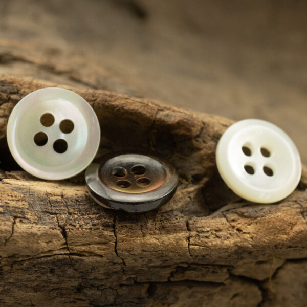 11.5mm Ink-Blended Natural Shell Buttons for Vintage Floral Blouses 5pcs - Image 3