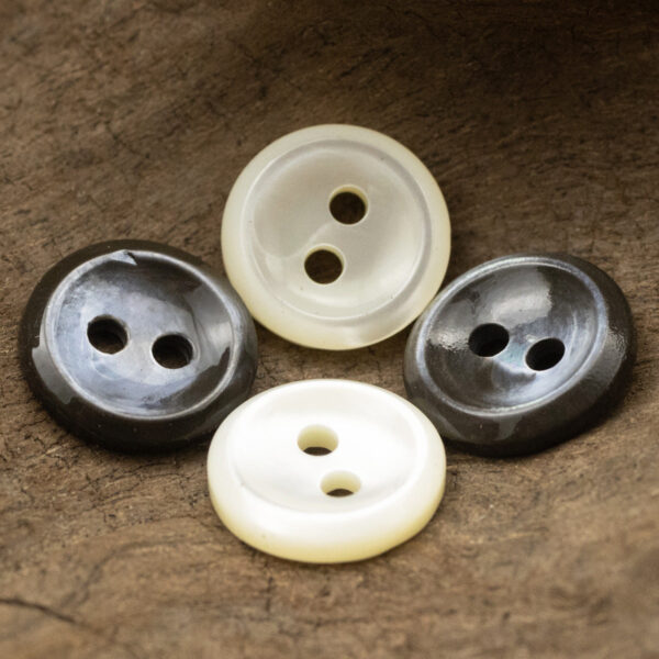 11.5mm Multicolored Black Mother-of-Pearl Two-Hole Shell Buttons 12pcs - Image 3
