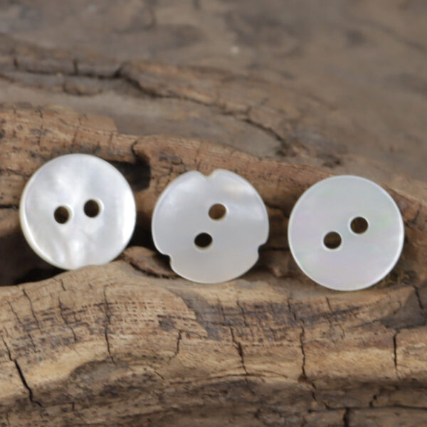 Natural White Maple Leaf-Shaped Spiral Two-Hole Shell Buttons 10PCS - Image 2
