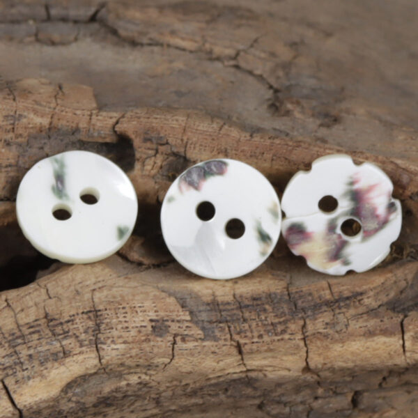 Laser-Engraved Natural Off-White Two-Hole Shell Buttons 10pcs - Image 2