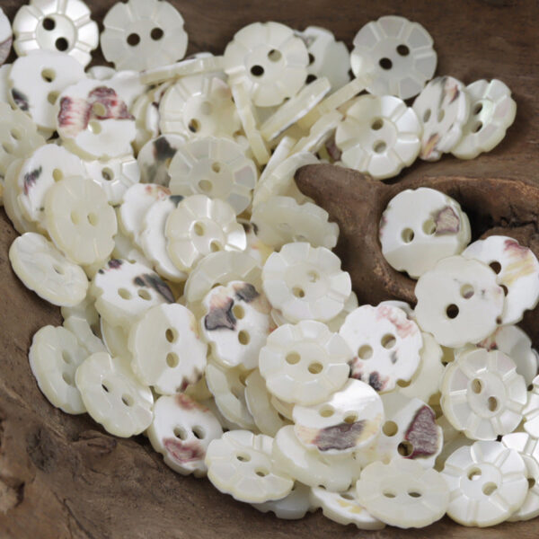 Laser-Engraved Natural Off-White Two-Hole Shell Buttons 10pcs - Image 4