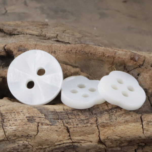 11.5mm Irregular Flower-Shaped White Shell Buttons for Shirts 10pcs - Image 2