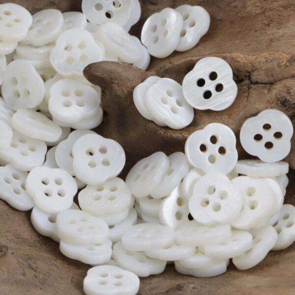 11.5mm Irregular Flower-Shaped White Shell Buttons for Shirts 10pcs - Image 5