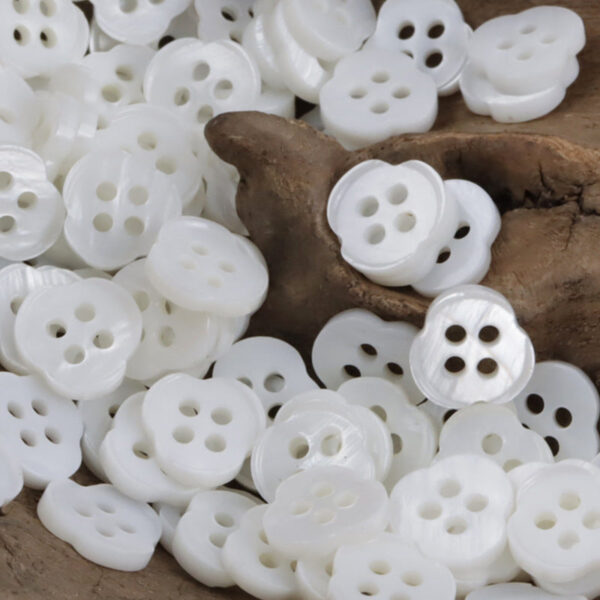 11.5mm Irregular Flower-Shaped White Shell Buttons for Shirts 10pcs - Image 4