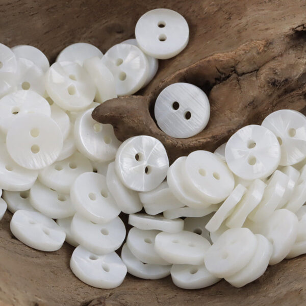 11.5mm Irregular Flower-Shaped White Shell Buttons for Shirts 10pcs - Image 3