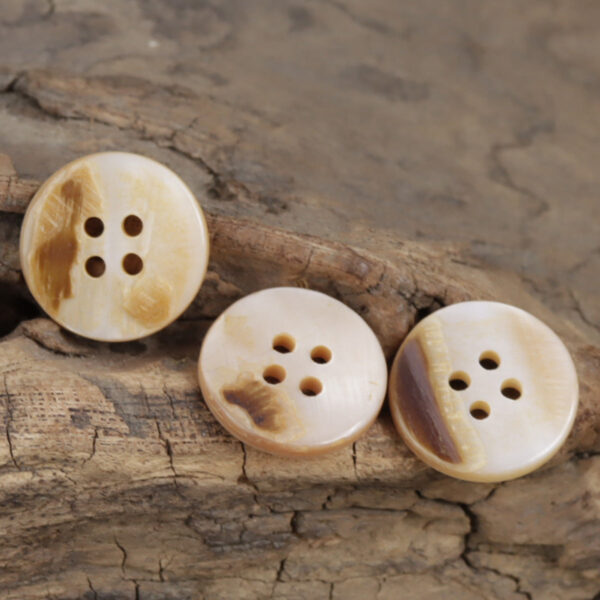 Genuine Irregular Light Beige Shell Buttons 10pcs
