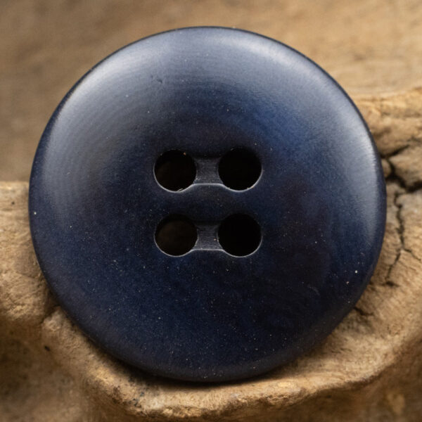 15-25mm Dark Blue Reddish Brown Sustainable Natural Fruit Buttons 10pcs - Image 4