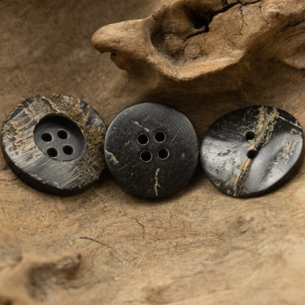 11.5-30mm Rough and Uneven Black Horn Buttons 10pcs - Image 5