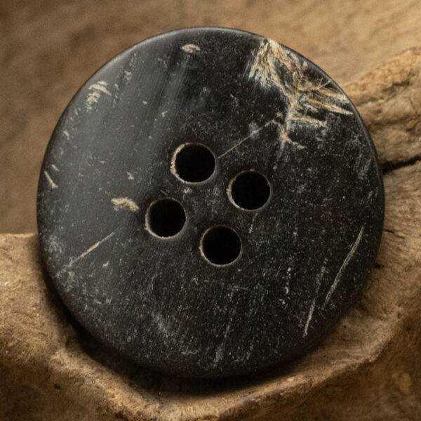 11.5-30mm Rough and Uneven Black Horn Buttons 10pcs - Image 9