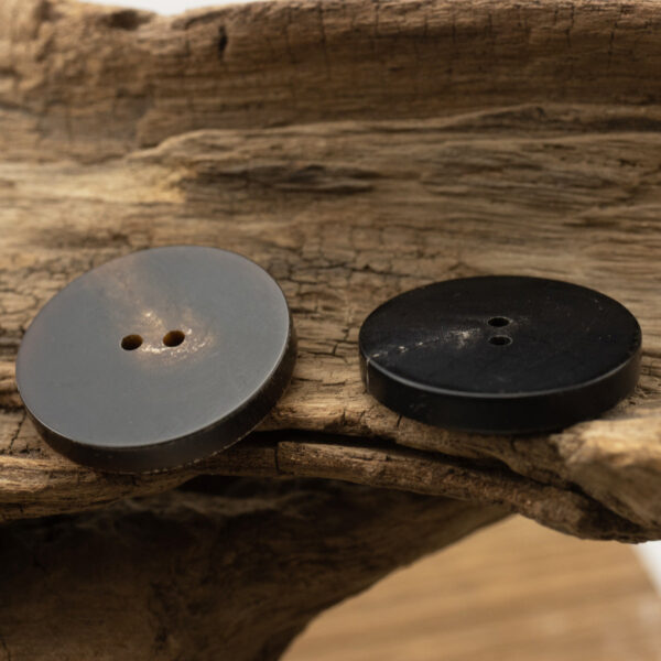 15-28MM Matte Black Flat Two-Hole Horn Buttons 10pcs - Image 3