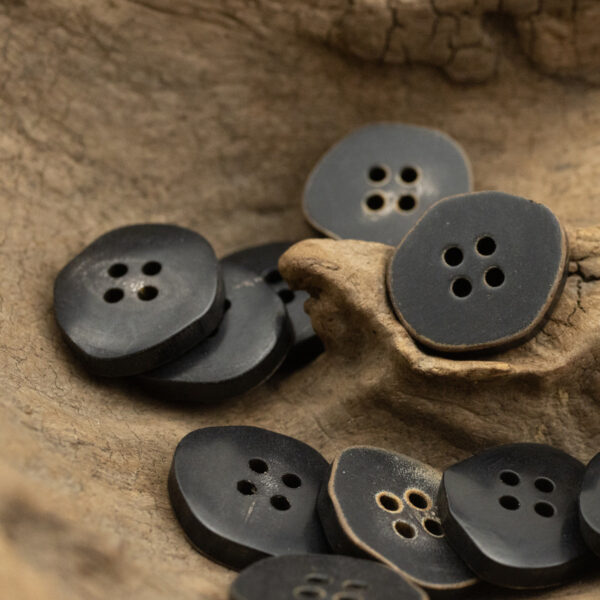 Irregular Polygonal Vintage Burnt Ochre Flat Horn Buttons 10pcs - Image 3