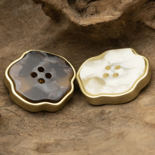 18-38mm Plum Blossom-Shaped Resin Buttons for Vintage Jackets 10pcs - Image 3