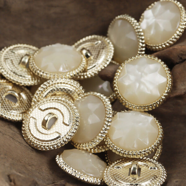 18-23mm Golden Lace Resin Diamond Pattern Metal Button 10pcs - Image 3