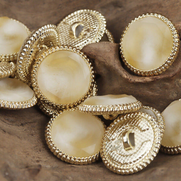 18-23mm Golden Lace Beige Resin and Metal Button 10pcs - Image 2
