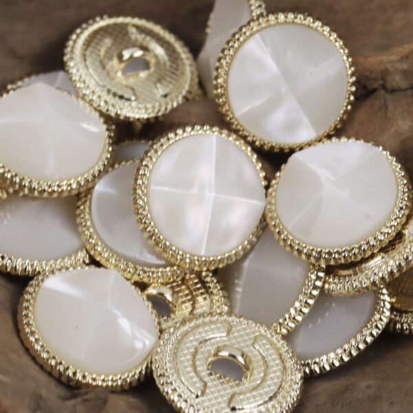 Resin Tortoise Shell-Shaped Button with Gold Metal Base 10pcs - Image 2