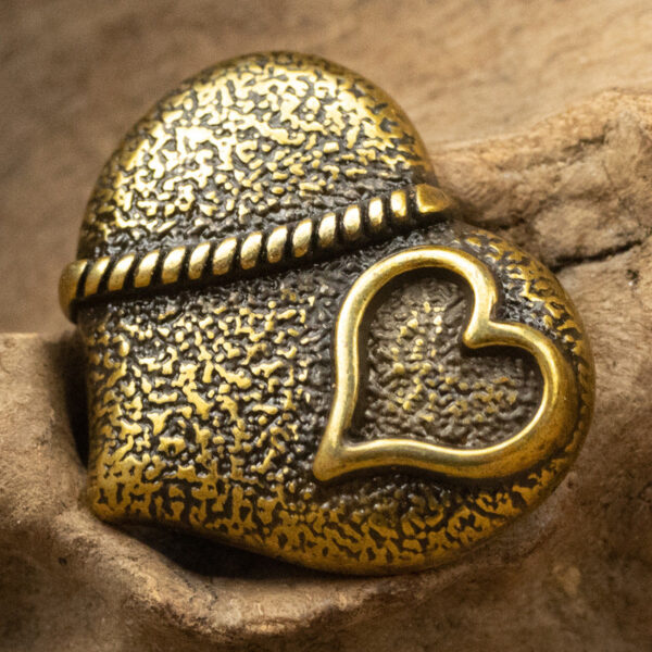 Vintage Heart-Shaped Light Gold Metal Decorative Buttons 10pcs - Image 5
