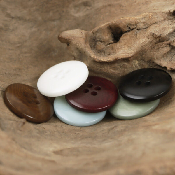 Eco-Friendly Natural Palm Fruit Buttons 30 Pack