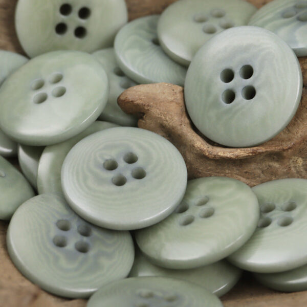 Eco-Friendly Natural Palm Fruit Buttons 30 Pack