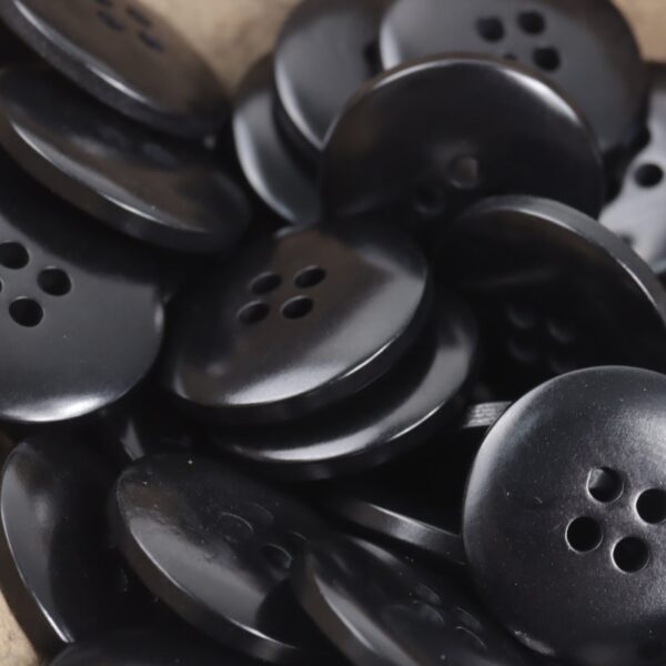 Eco-Friendly Natural Palm Fruit Buttons 30 Pack
