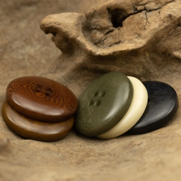 Ripple Natural Corozo Tagua Nut Buttons Round 4 Hole,10pcs