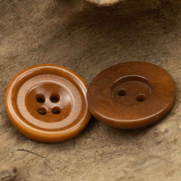 Vintage 2/4-Hole Reddish-Brown Sustainable Fruit Buttons 10pcs - Image 2