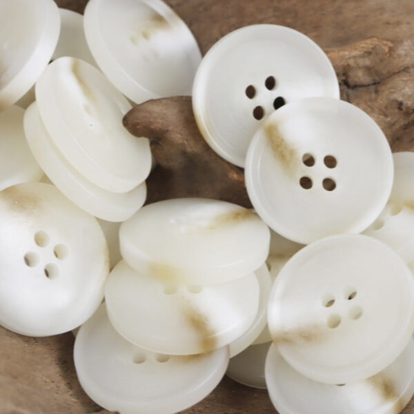 15-30mm Brown Ray Four-Hole Resin Flat Button 50 Pack - Image 6