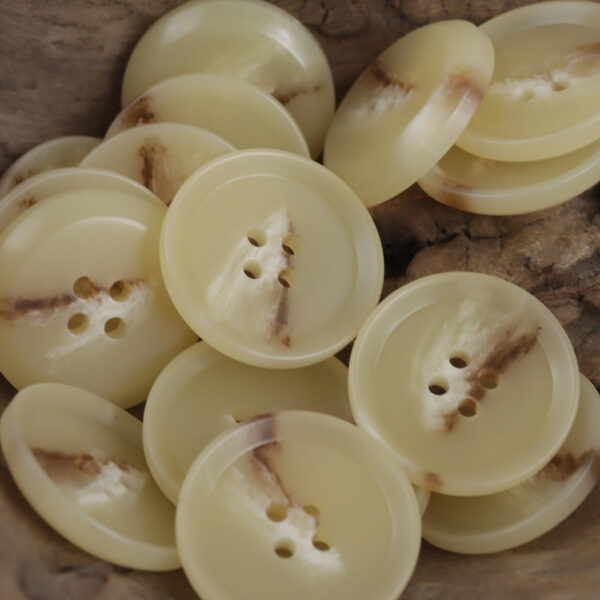 15-28mm Light Yellow Round Four-Hole Resin Flat Button 20pcs - Image 3