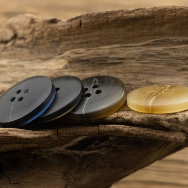 15-30mm River Pattern Black Khaki Dark Blue Resin Buttons 40 Pack - Image 7