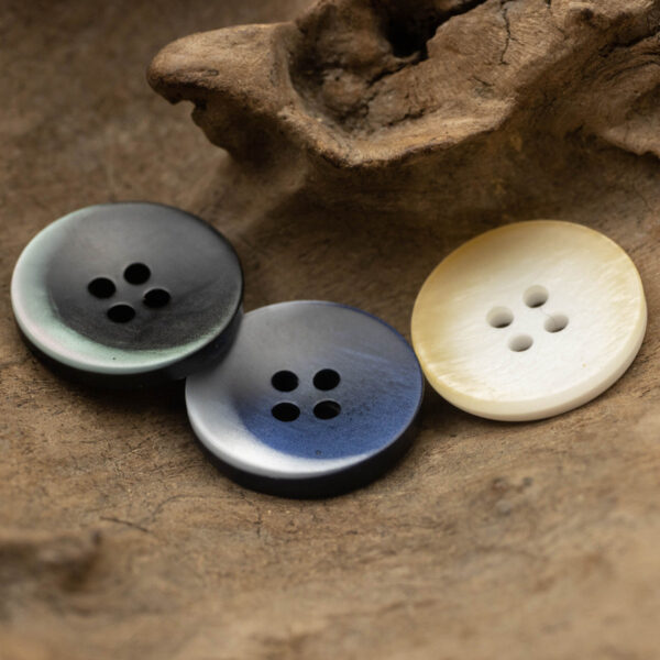Gradient Dark Blue Crescent Pattern Flat Resin Buttons for Knitwear 30pcs - Image 3