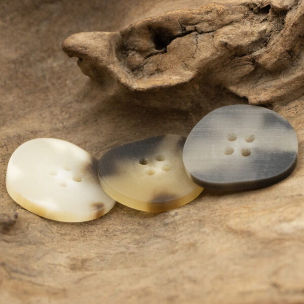Peach-Shaped Resin Buttons for Women's Skirts Dresses 20pcs